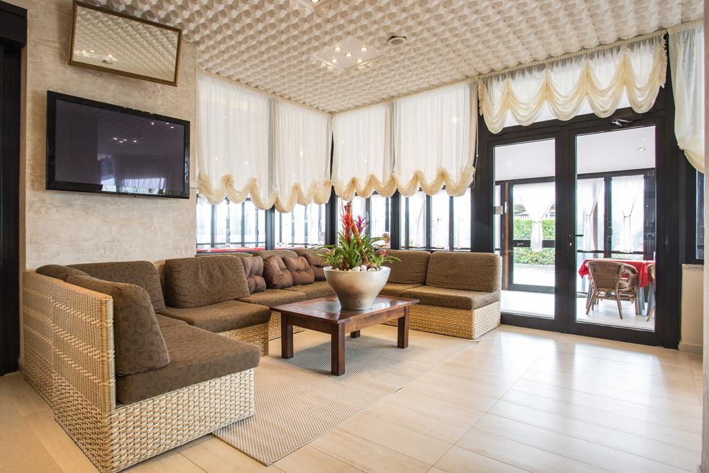 Hotel Byron Milano Marittima Exterior photo