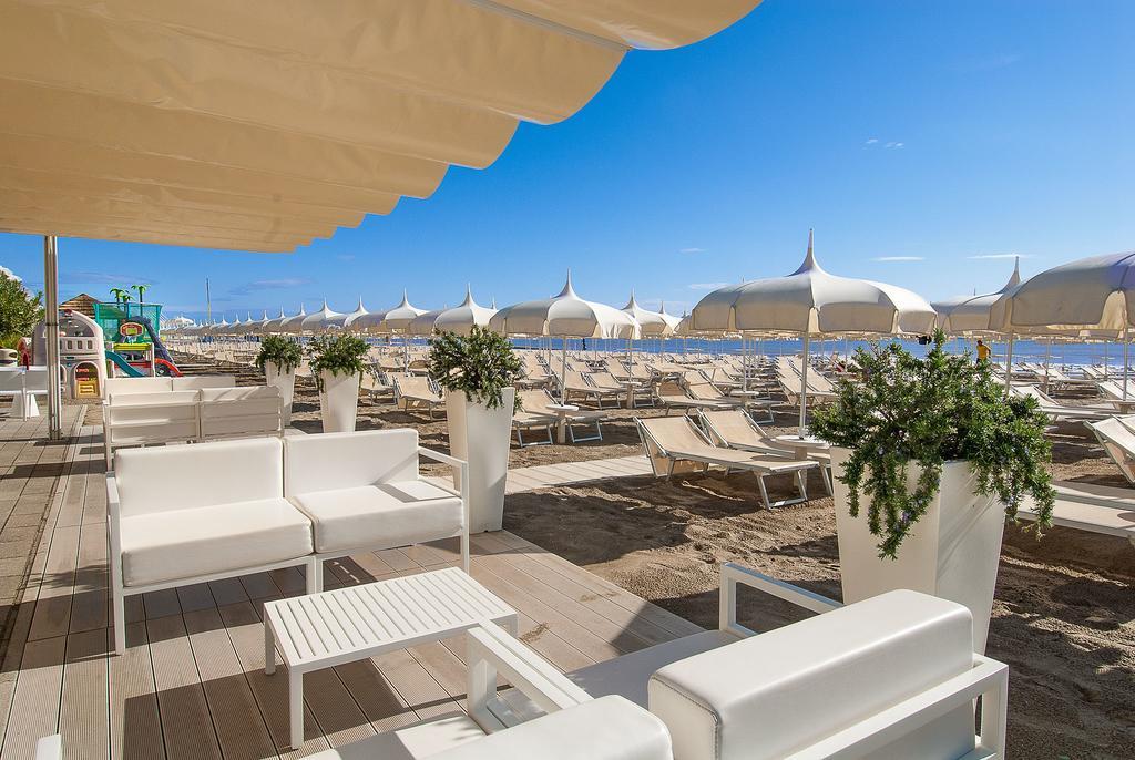 Hotel Byron Milano Marittima Exterior photo