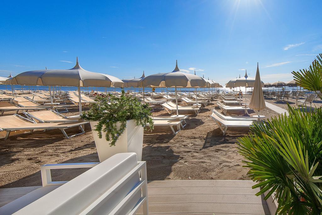 Hotel Byron Milano Marittima Exterior photo