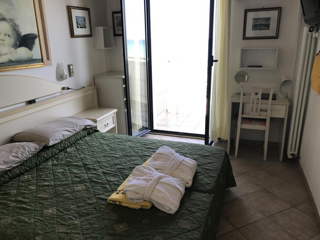 Hotel Byron Milano Marittima Exterior photo