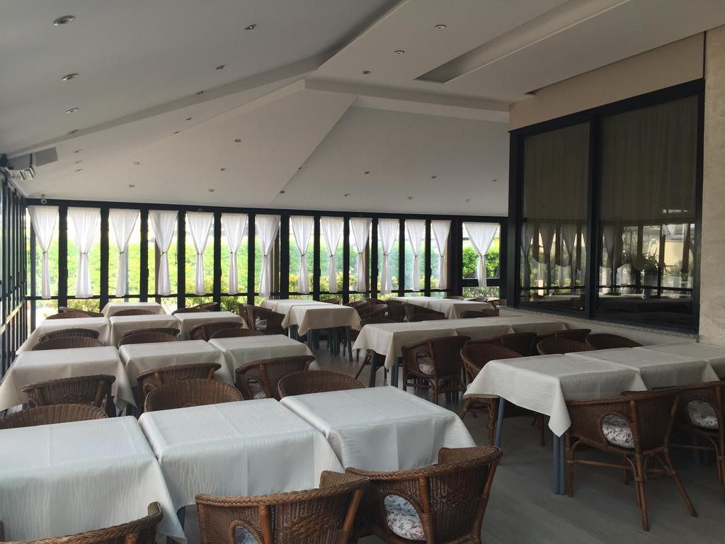 Hotel Byron Milano Marittima Exterior photo