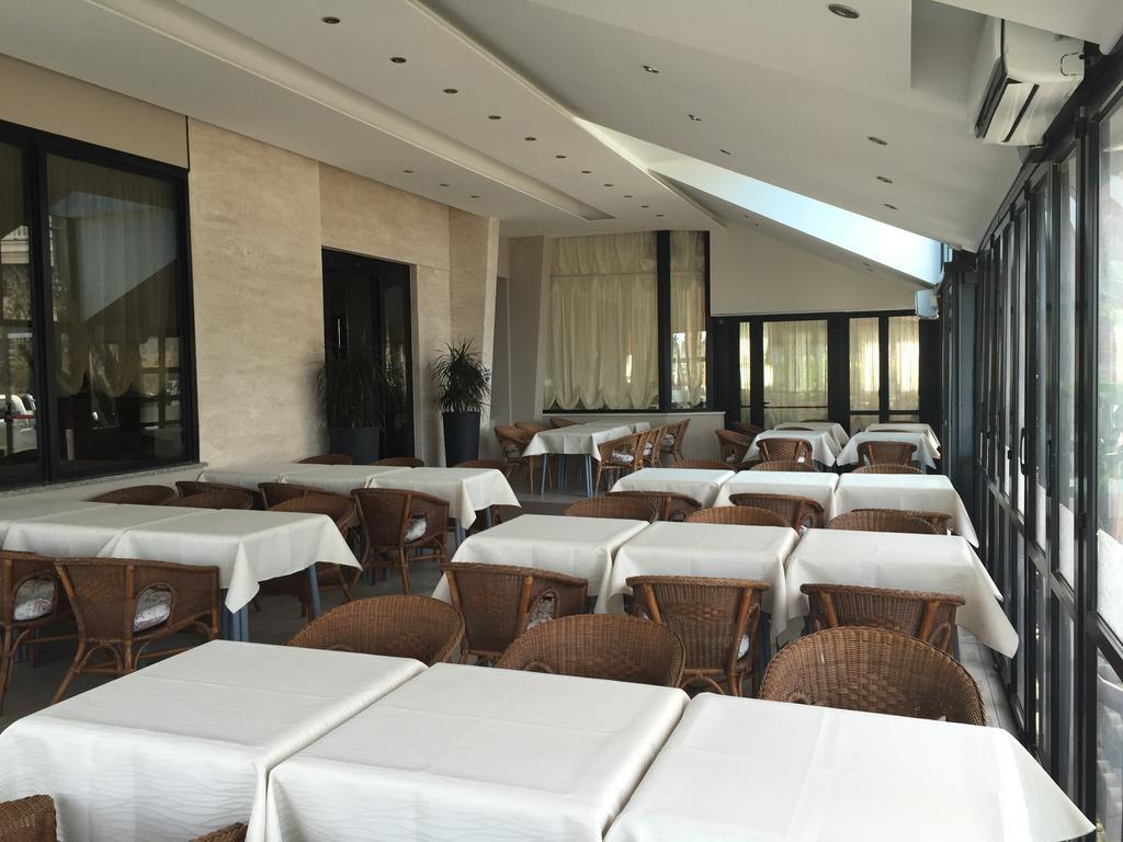Hotel Byron Milano Marittima Exterior photo